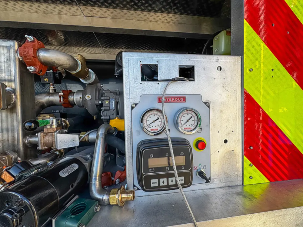 Side view of apparatus during shop assembly, photo 82 of 303.